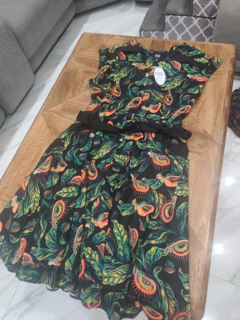 Unique Vintage Venus Flytrap dress size 2x New